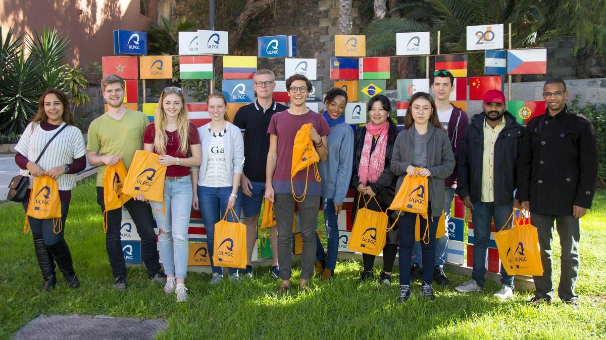 Estudiantes de Erasmus+ en la sede institucional de la ULPGC.