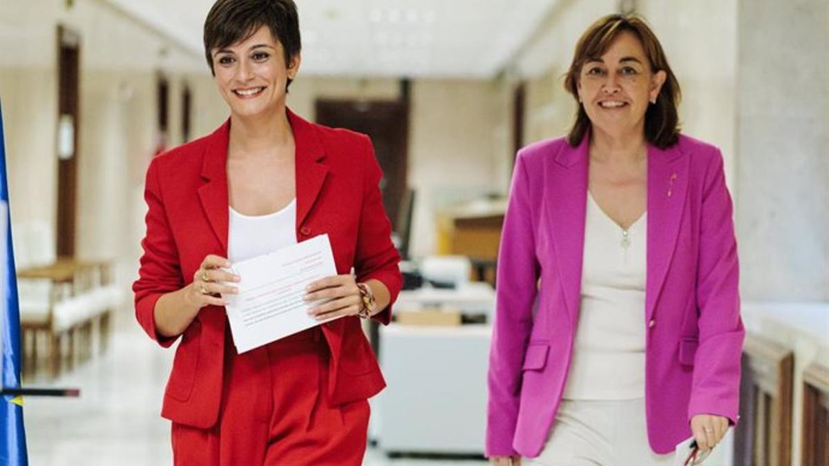 Isabel Rodríguez, ministra de Vivienda, junto a Sílvia Paneque, consellera de Territorio, Vivienda y Transición Ecológica de la Generalitat de Cataluña