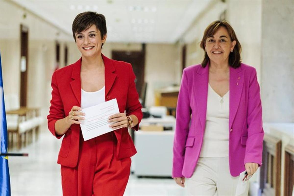 Isabel Rodríguez, ministra de Vivienda, junto a Sílvia Paneque, consellera de Territorio, Vivienda y Transición Ecológica de la Generalitat de Cataluña