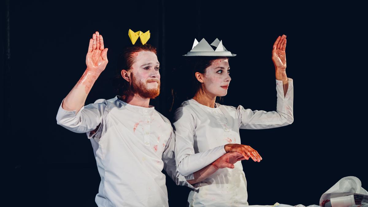 La Fille du Laitier zeigen im Rahmen des Puppenspieler-Festivals &quot;Macbeth Muet&quot;