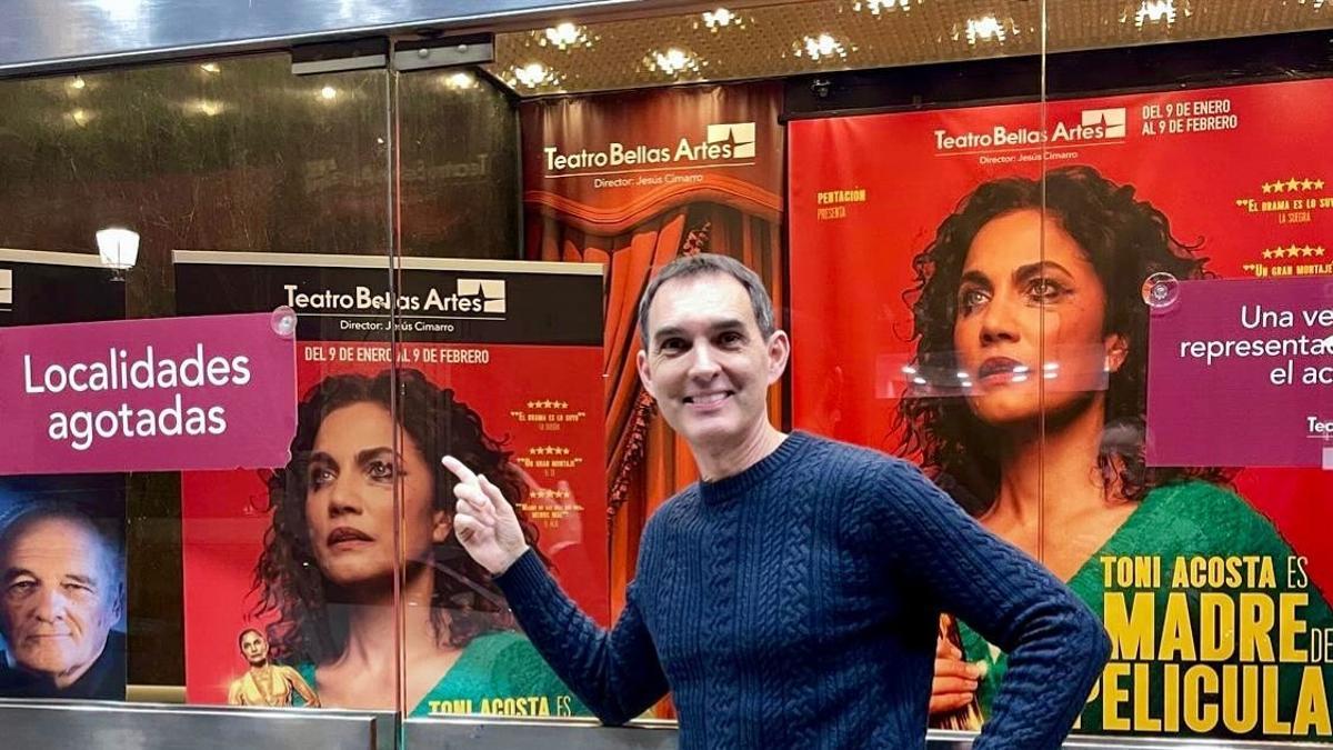 Juan Carlos Rubio señala el anuncio de entradas agotadas para la representación de su obra en el Teatro Góngora.