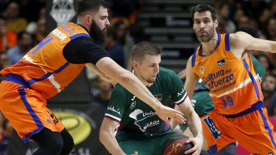 Encuentro entre Valencia Basket y Unicaja en la temporada 20/21