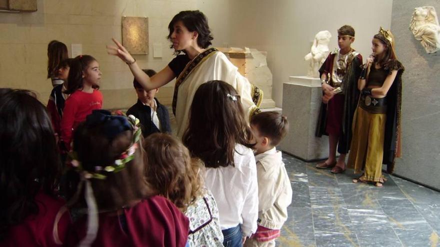 Los pequeños se unen al bando de Aníbal o Escipión en el Teatro Romano