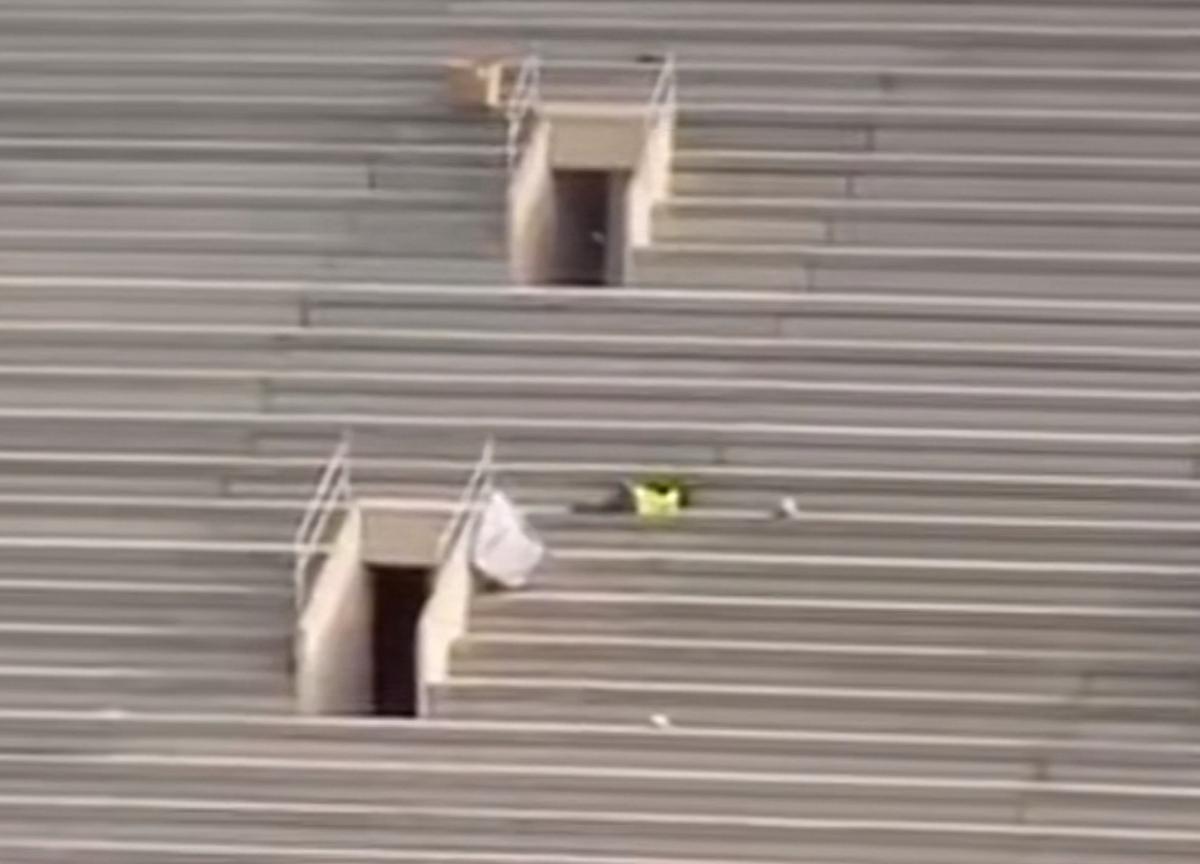 Operario se duerme en las obras del Nou Mestalla