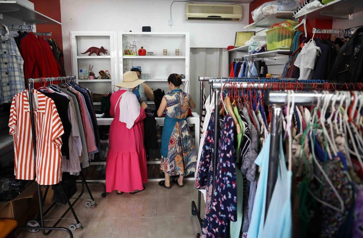 La entrega de ropa también es otra de las actividades de Yo soy Tú