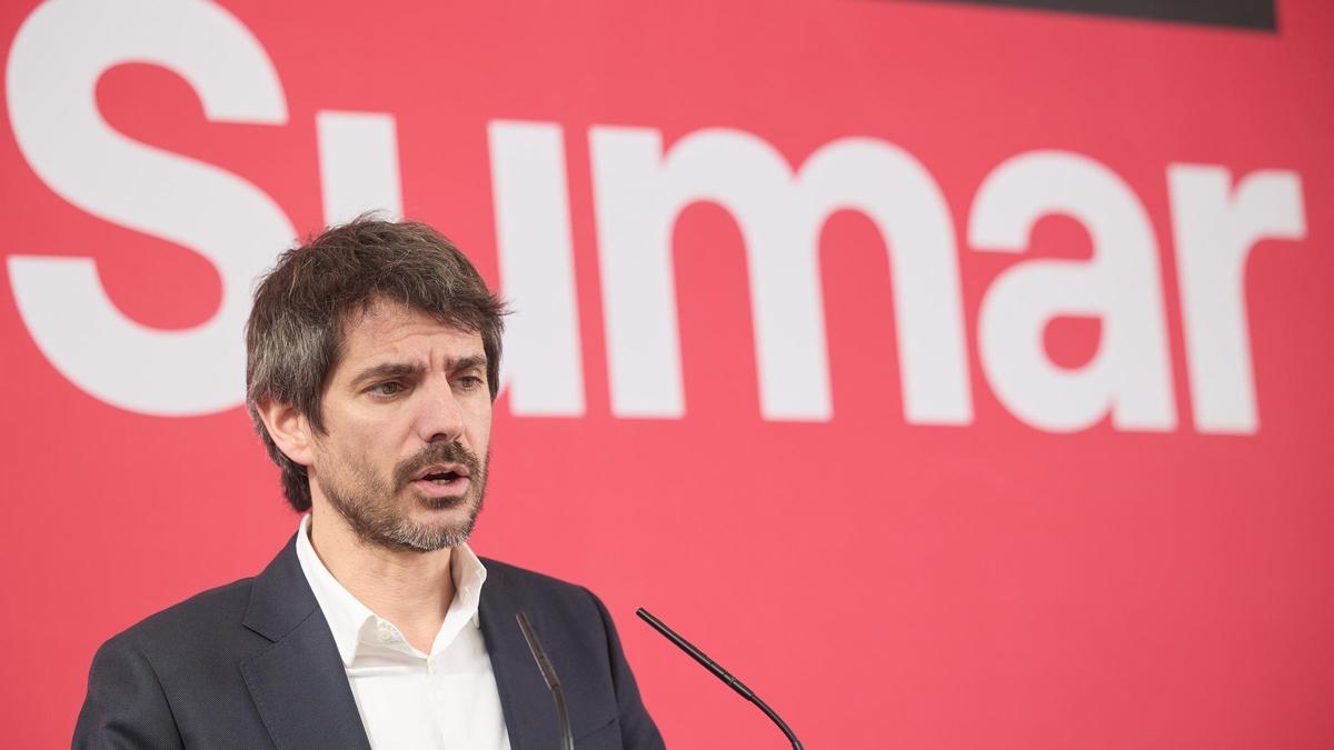 El portavoz de Sumar, Ernest Urtasun, durante una rueda de prensa, en una imagen de archivo.