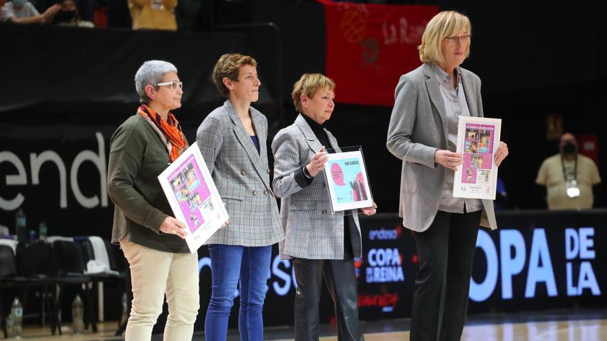 Homenaje en La Fonteta a las pioneras del Dorna Godella