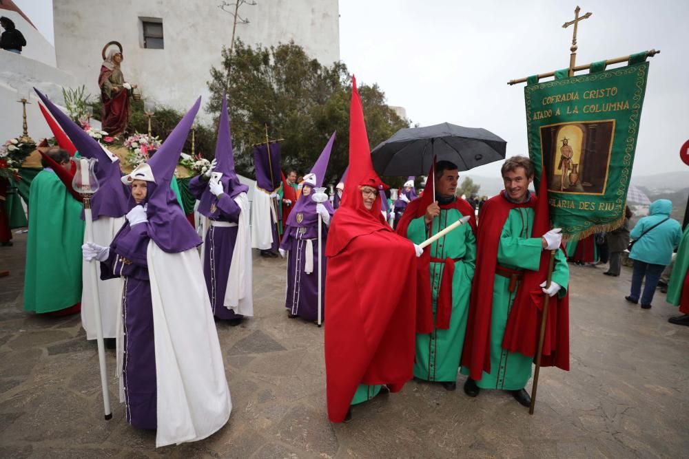 Con más incertidumbre de la esperada en un primer momento, a las 20.10 horas se daba inicio a la procesión