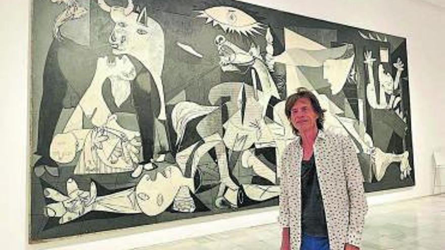 Jagger se inmortaliza ante el ‘Guernica’