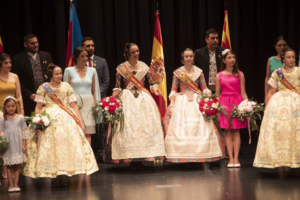 Las próximas Falleras  Mayores de Sagunt Claudia y Maite, en su acto de nominación.