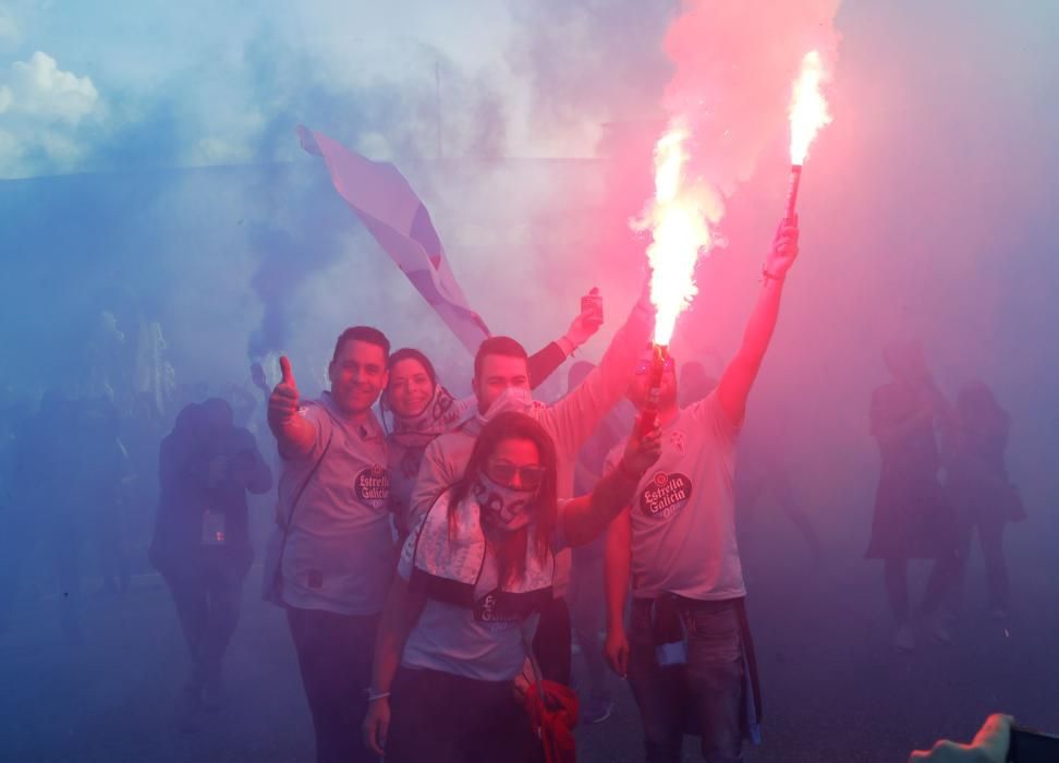 El celtismo vuelve a demostrar fuerza y compromiso en el recibimiento al Celta a su llegada al estadio.