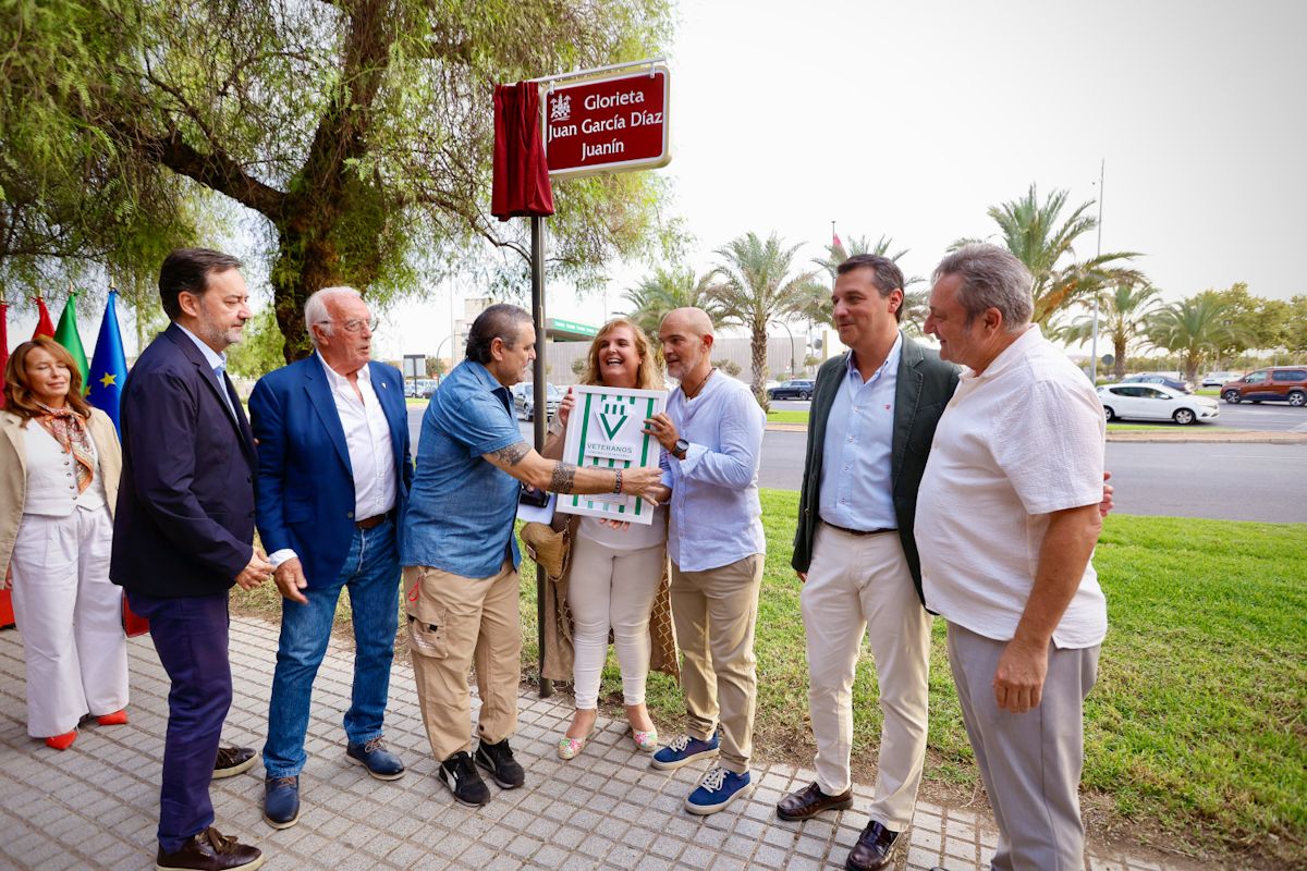 Inauguración de la Glorieta Juan García Díaz 'Juanín'