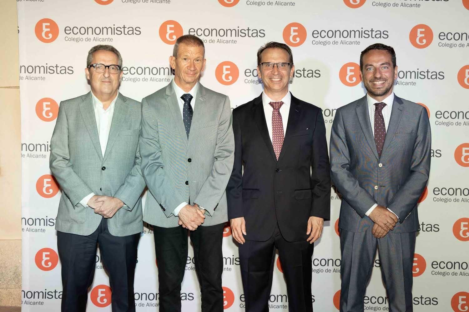 Los Economistas de Alicante celebran su cena anual en honor a su patrón