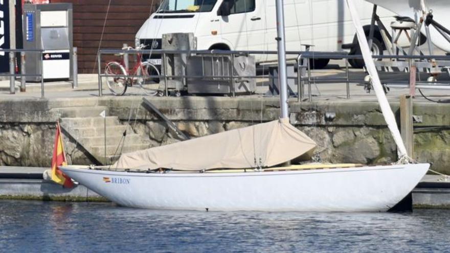 El “Bribón” aguarda al rey emérito para navegar hoy