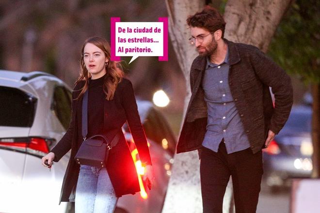 Emma Stone y su marido por la calle