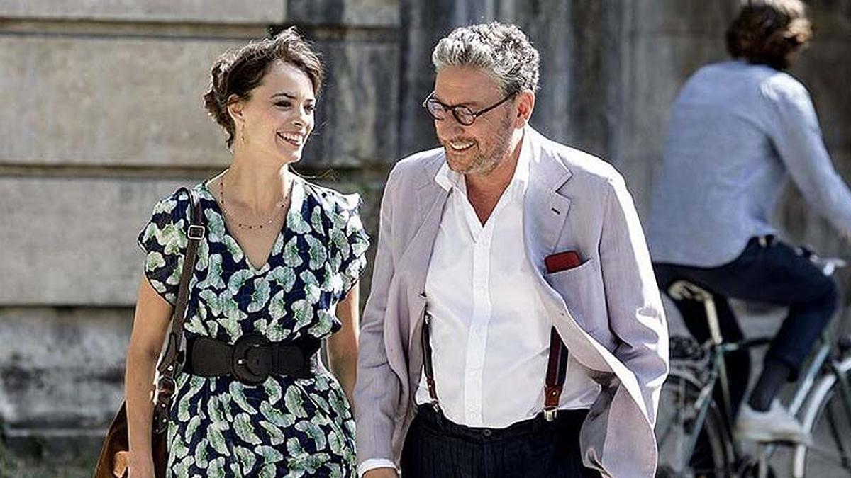 Sergio Castellitto y Bérénice Bejo en 'Una librería en París'.