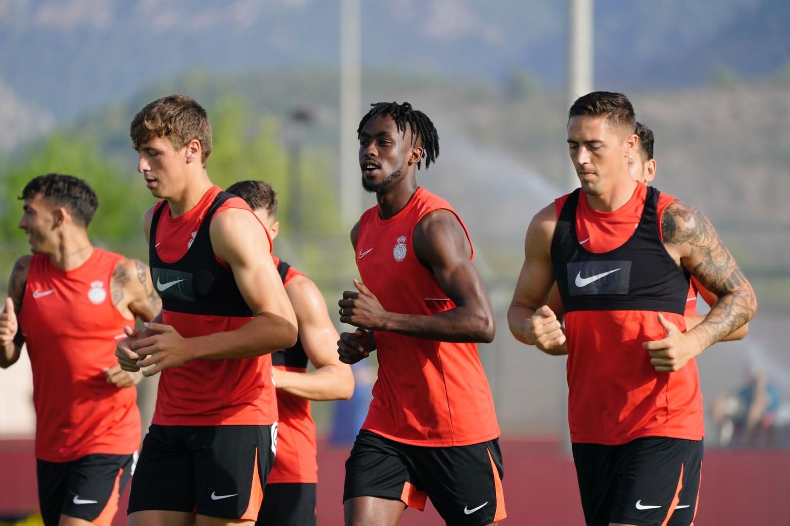 Tino Kadewere realiza su primer entrenamiento con el Real Mallorca