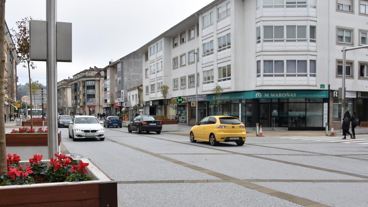 Avenida da Maía, que según el PP está absorbiendo el tráfico de otras calles de sentido único en Bertamiráns