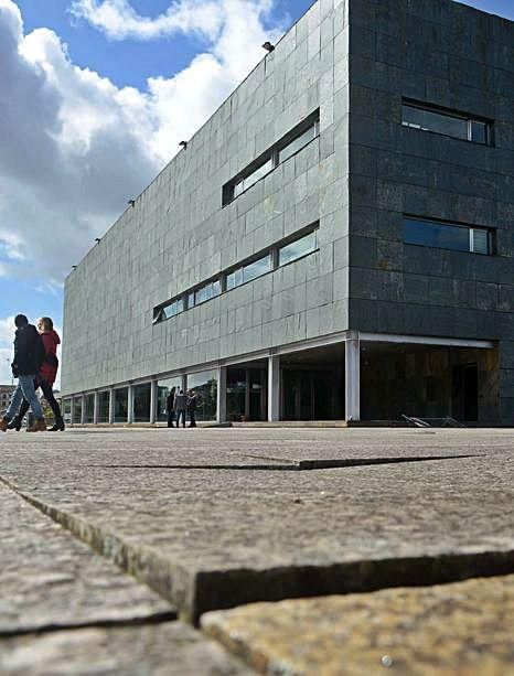 El Auditorio de Vilagarcía acoge la obra. | // NOÉ PARGA