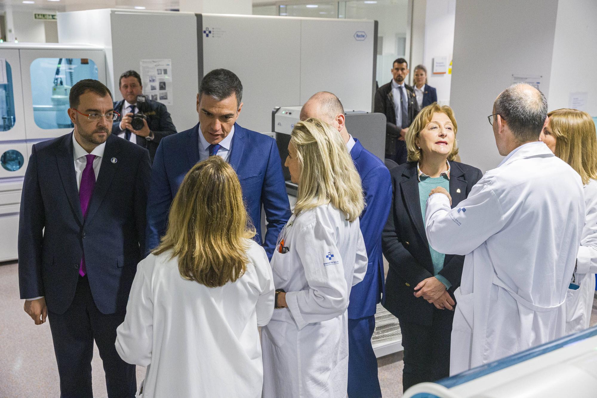 Visita de Pedro Sánchez al Hospital Universitario Central de Asturias (HUCA) en Oviedo