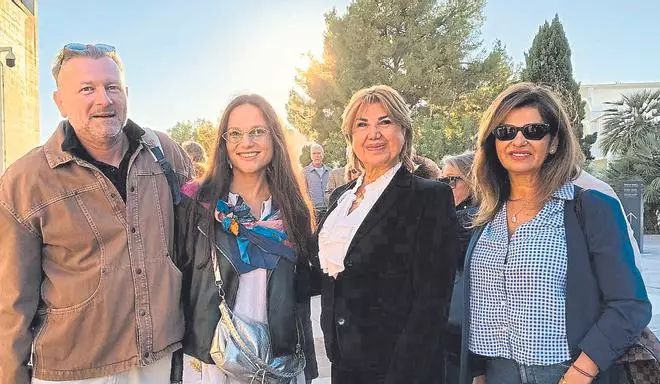 FOTOS | Hoy no me puedo levantar, crónica social de Mallorca: Entre lunares y libros