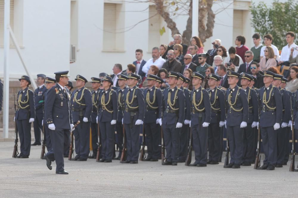 Jura de bandera de nuevos alumnos en la Academia General del Aire