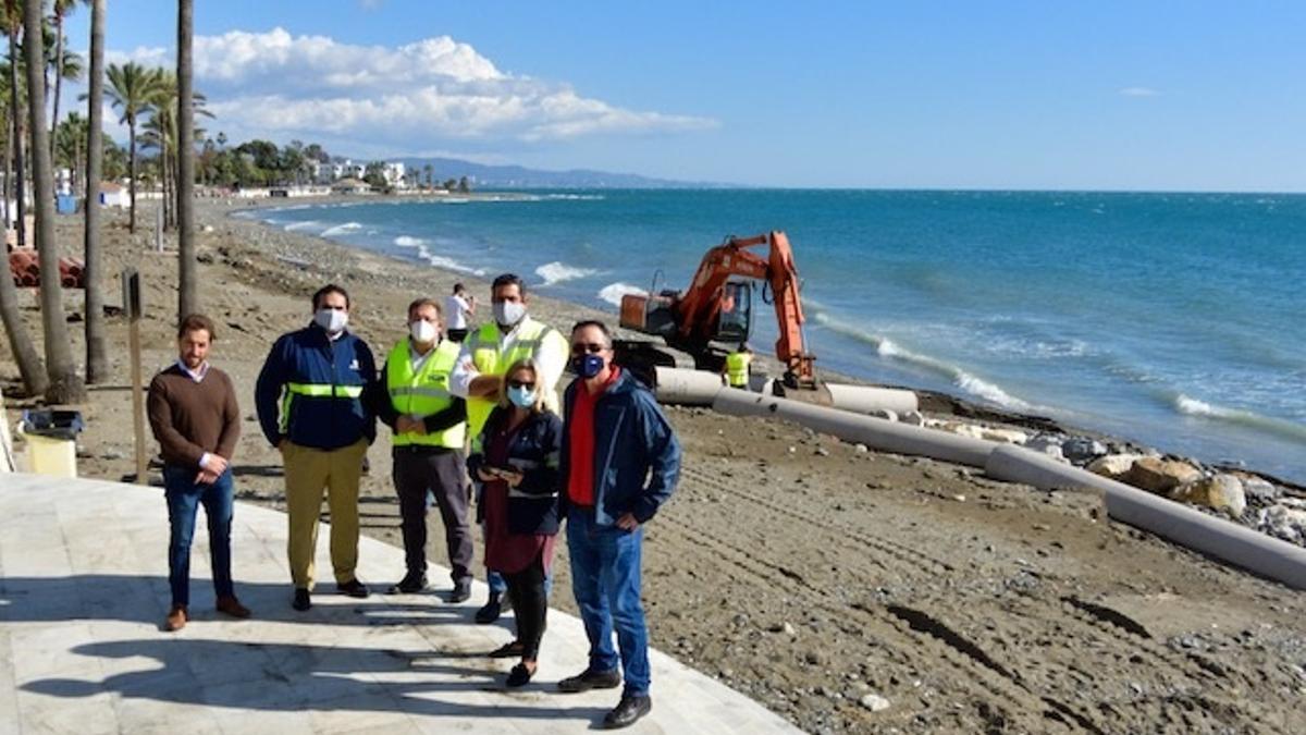 Directivos de Acosol, Hidralia y el Ayuntamiento visitan las obras de reparación de la  tubería de San Pedro.