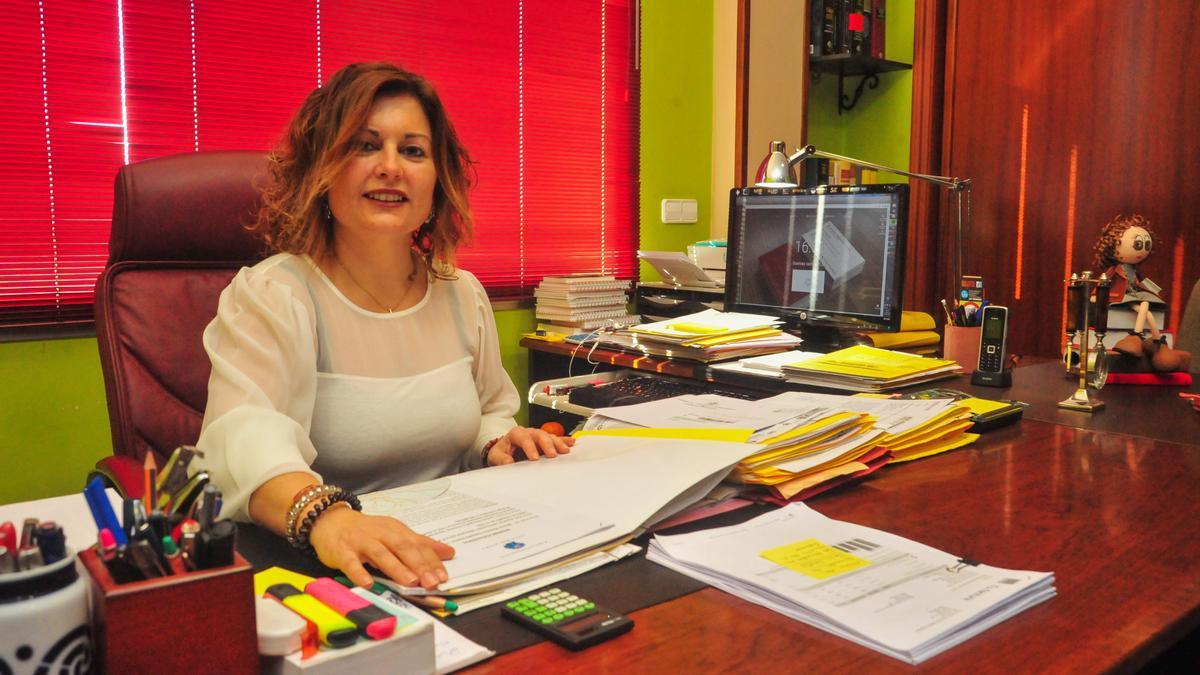 La abogada Dolores Salgueiro, en su despacho de Meaño