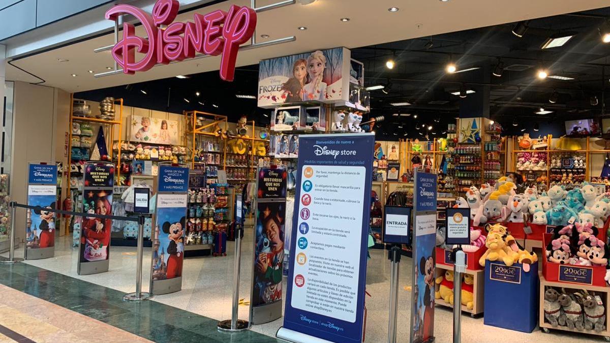 La Disney Store de Nueva Condomina sortea un viaje a Disneyland París