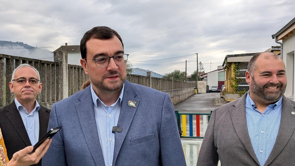 Barbón este jueves visitando Sariego.