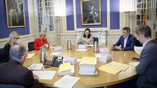 Las Corts rechaza colgar la bandera arcoíris el día del Orgullo