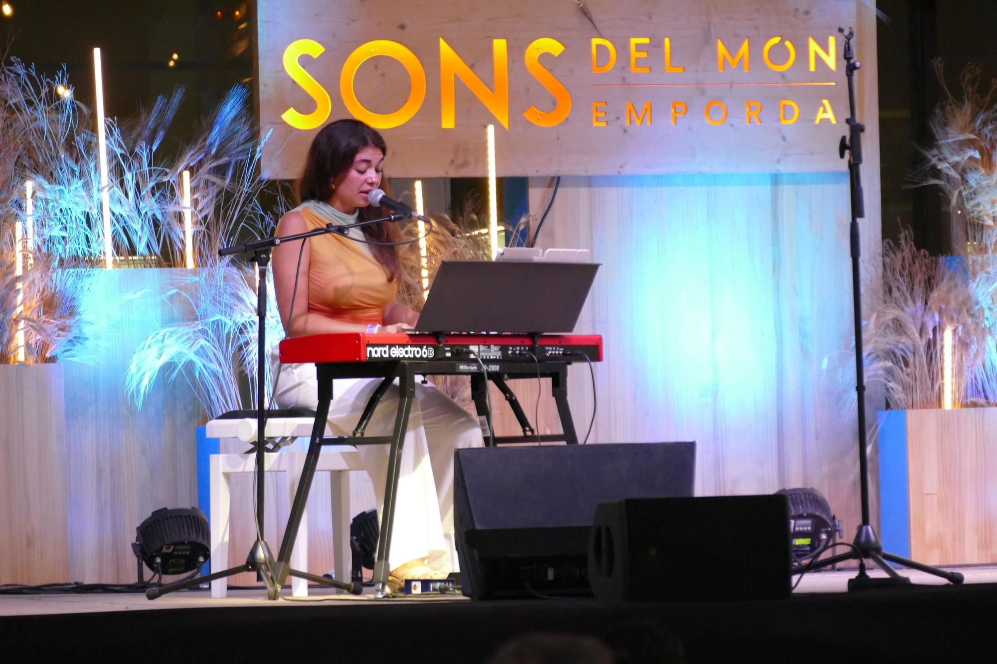 Roses es rendeix davant Rosario Flores a Sons del Món