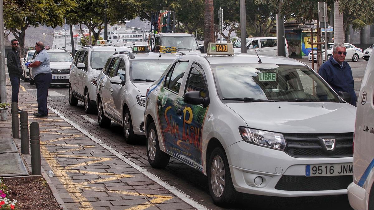 Taxistas en Santa Cruz.