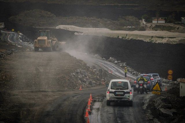 Carreteras por las coladas de lava de La Palma