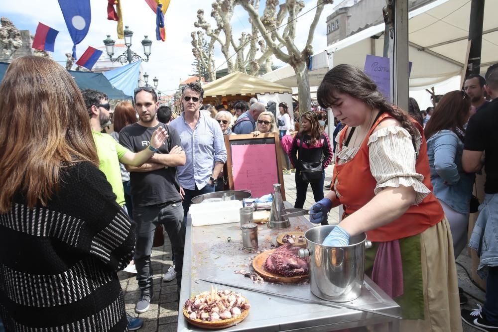 El barrio vigués celebra entre gastronomía, artesanía, música y baile la expulsión de las tropas francesas en 1809