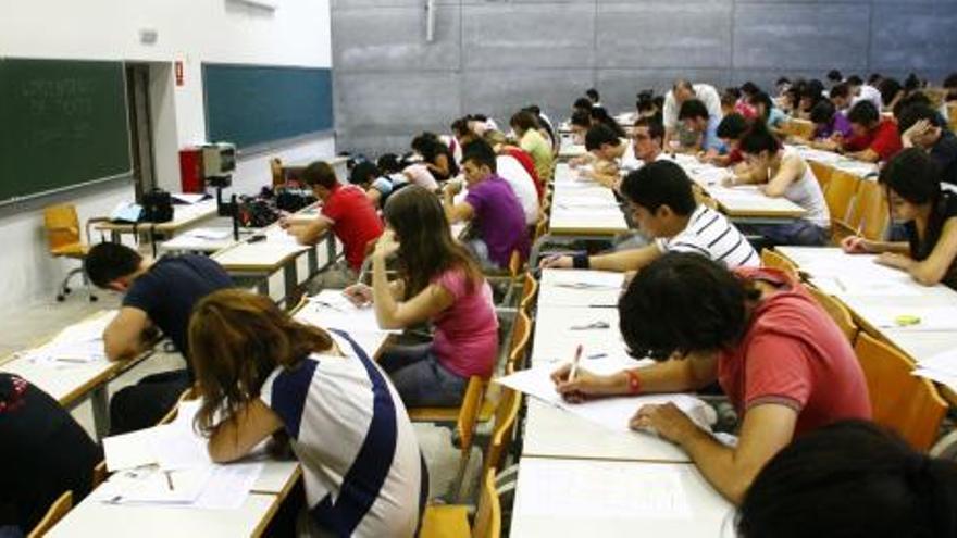 Estudiantes durante las pruebas de selectividad de este año.