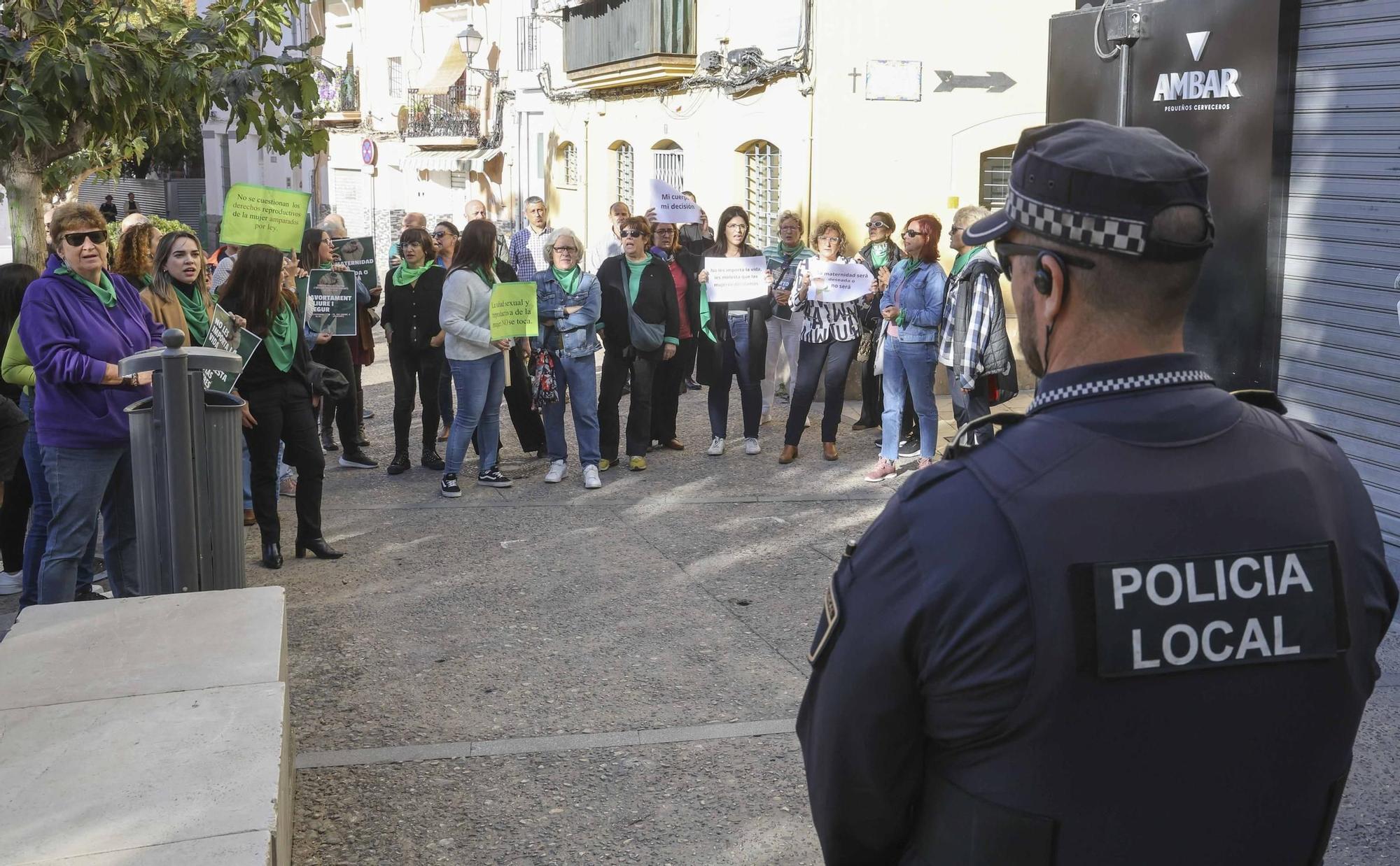 PP y Vox inauguran la polémica oficina "antiaborto" de Alicante entre críticas por "ilegal"
