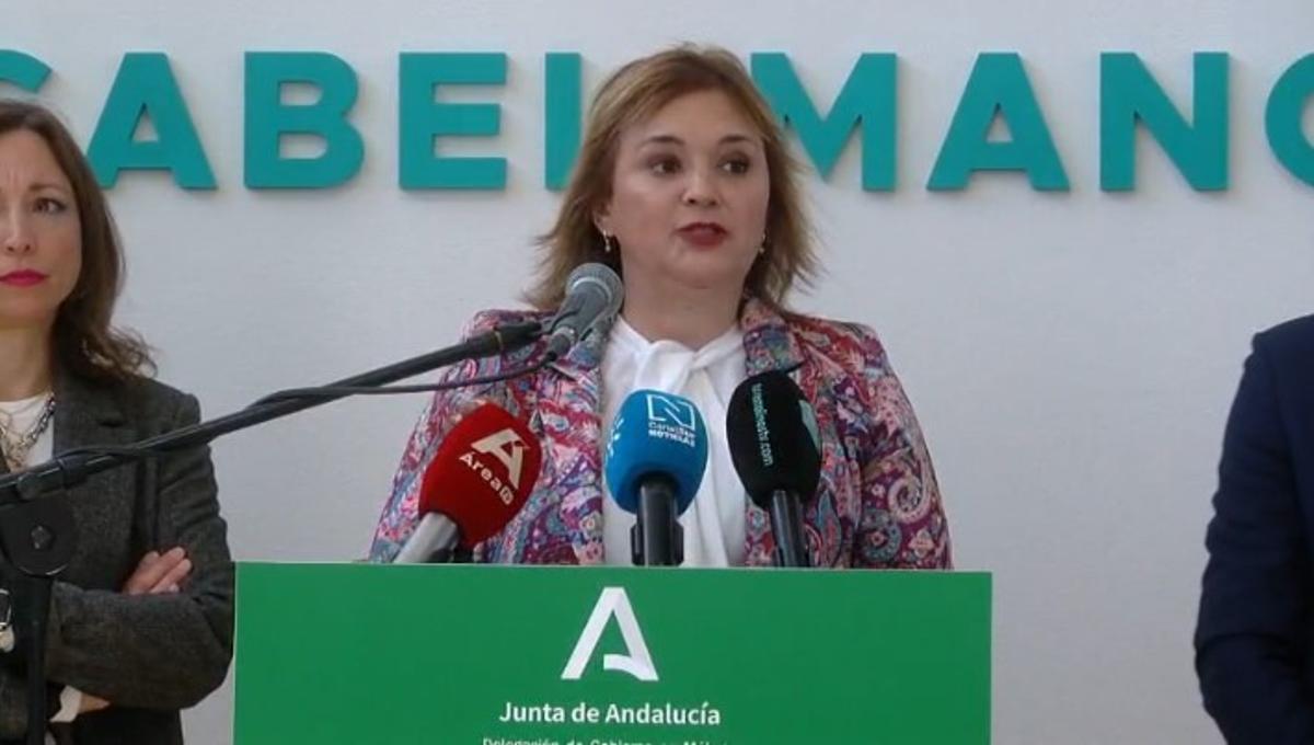 La alcaldesa, Margarita del Cid, pide a la Sareb que paralice el desahucio.