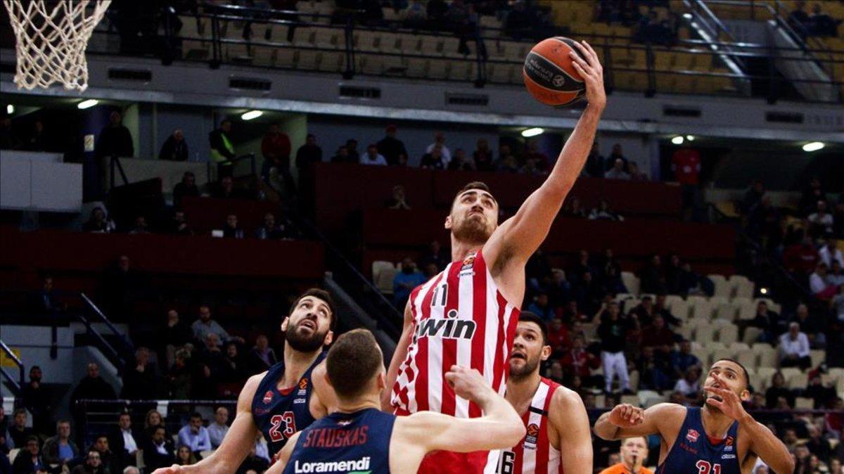 Milutinov deja el Olympiacos para jugar en el CSKA