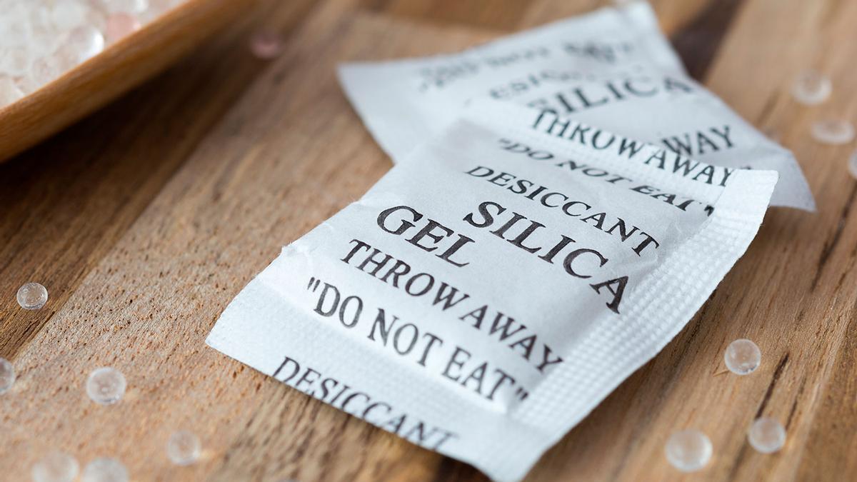 No tires los sobrecitos de silica gel: tienen otros usos