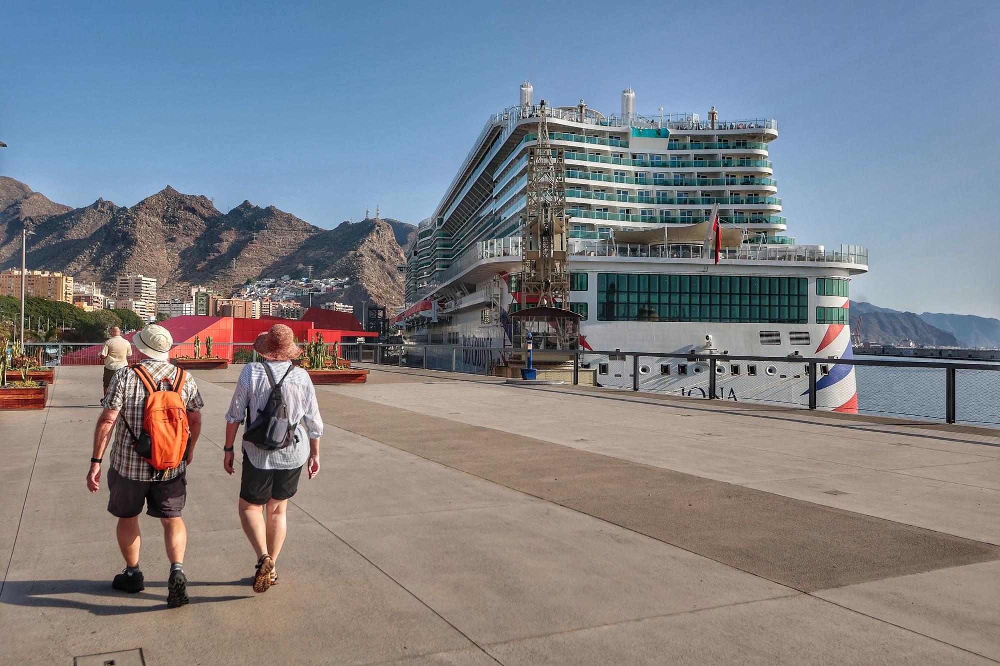 Así es el crucero Iona, uno de los más grandes del mundo y que llega al puerto de Santa Cruz