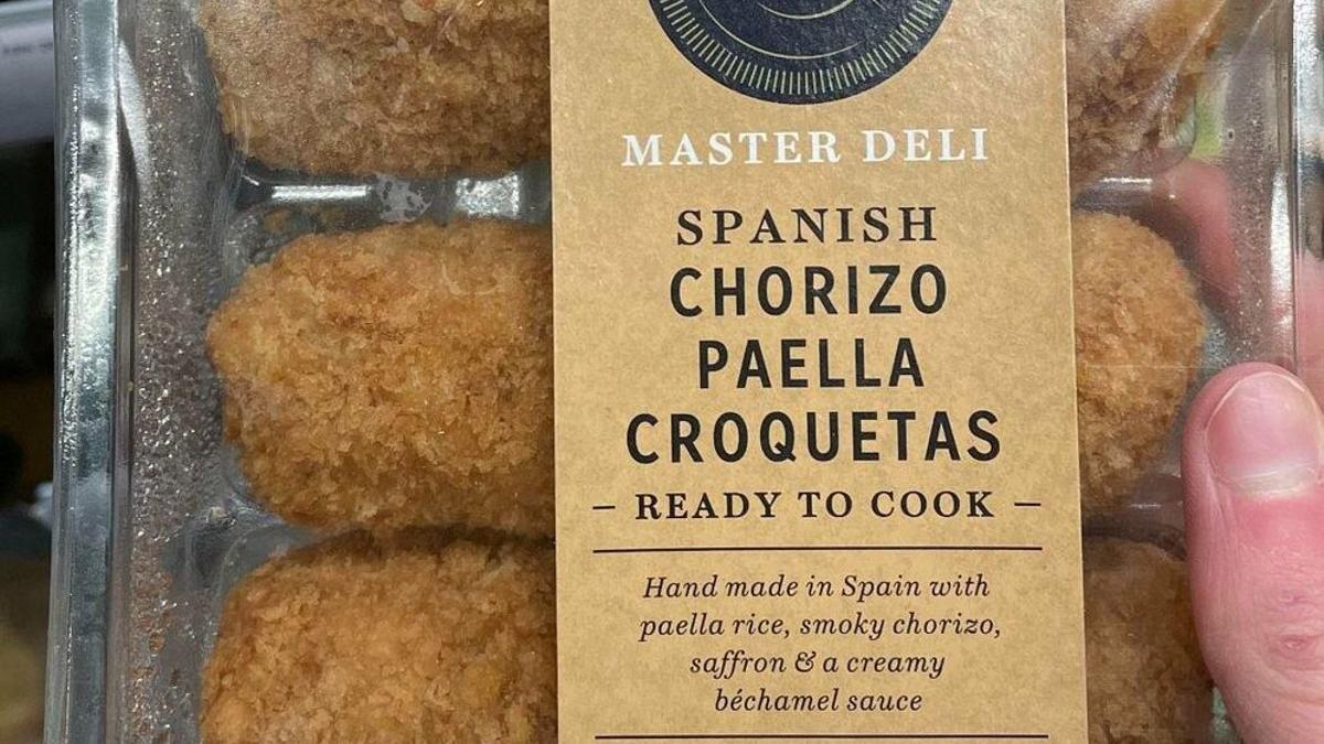 Croquetas de paella con chorizo.