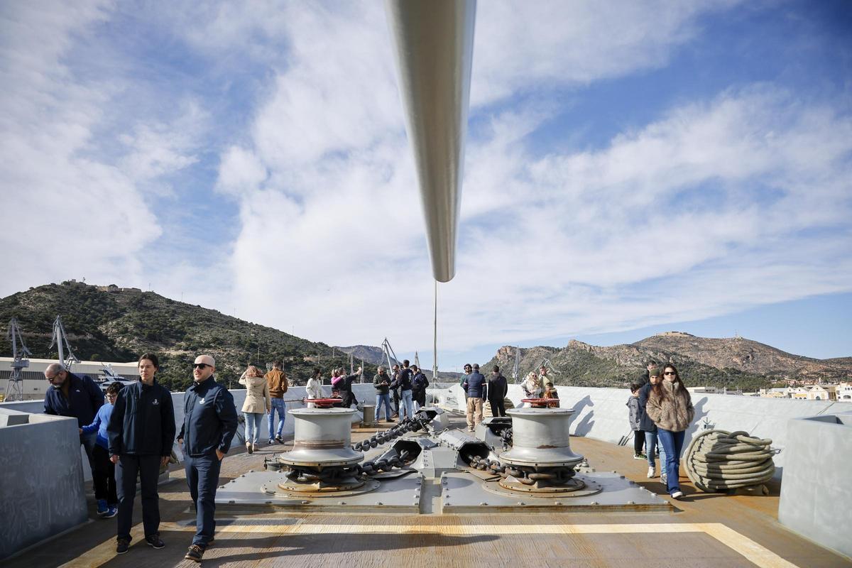 Las fotos de la fragata Álvaro de Bázan durante su visita a Cartagena