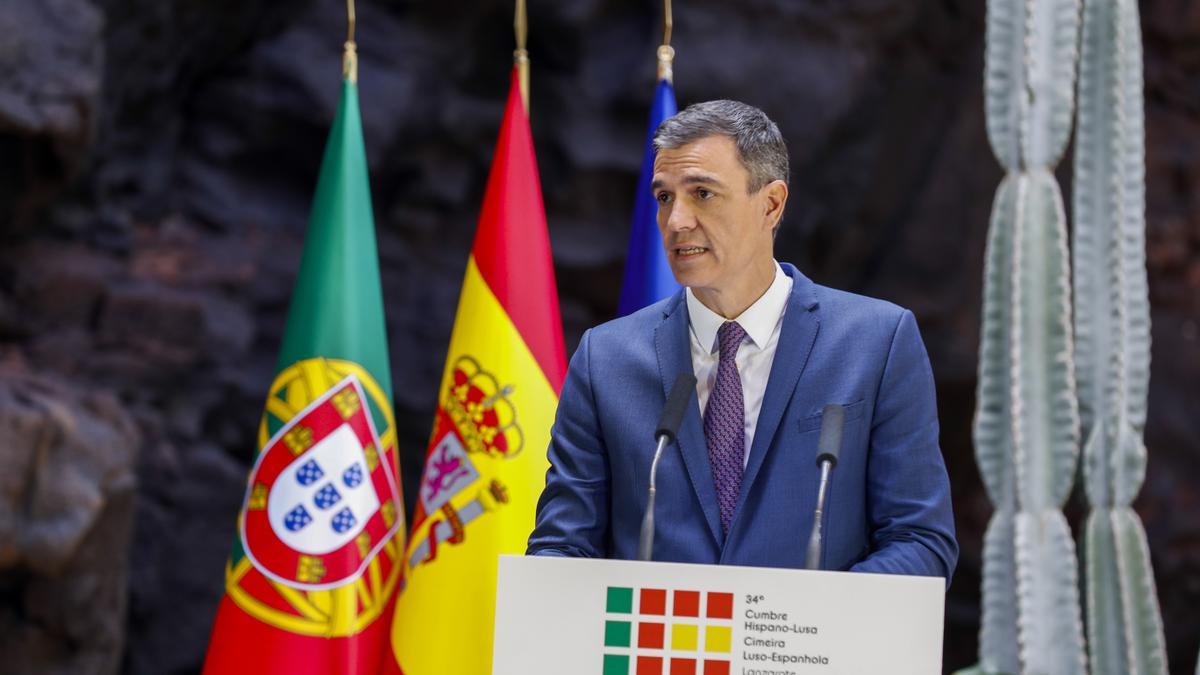 El presidente del Gobierno, Pedro Sánchez, en la cumbre hispano portuguesa en Lanzarote.