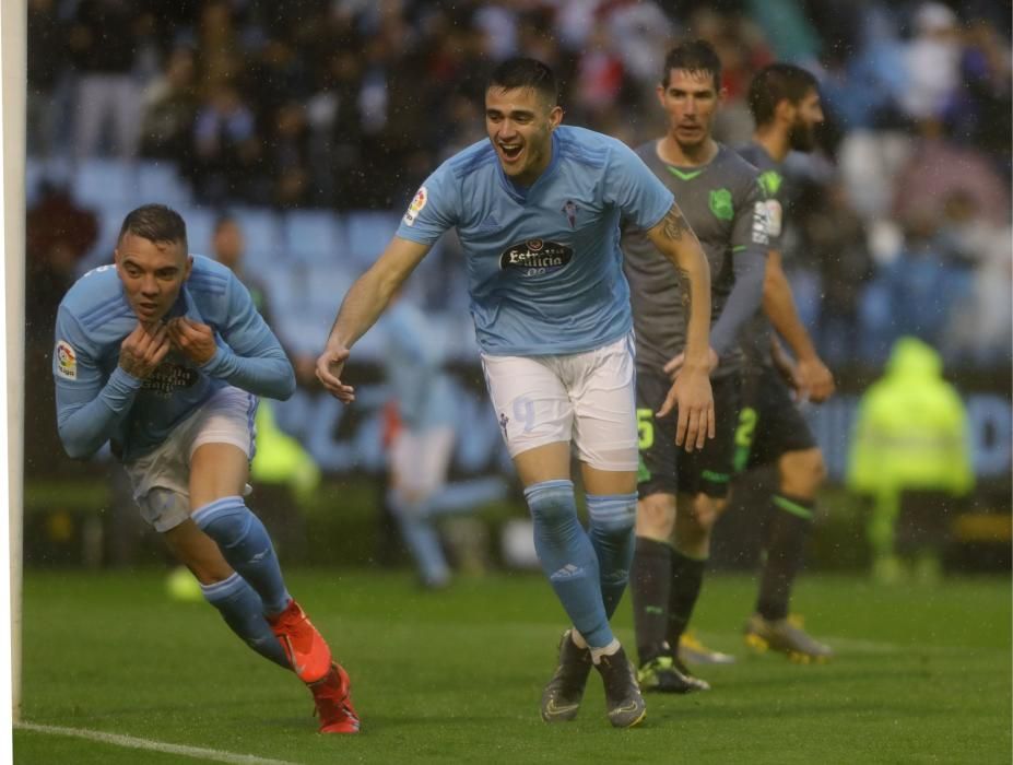 El Celta remonta bajo el diluvio y enloquece a Balaídos. // A. Villar | J. Lores | EFE