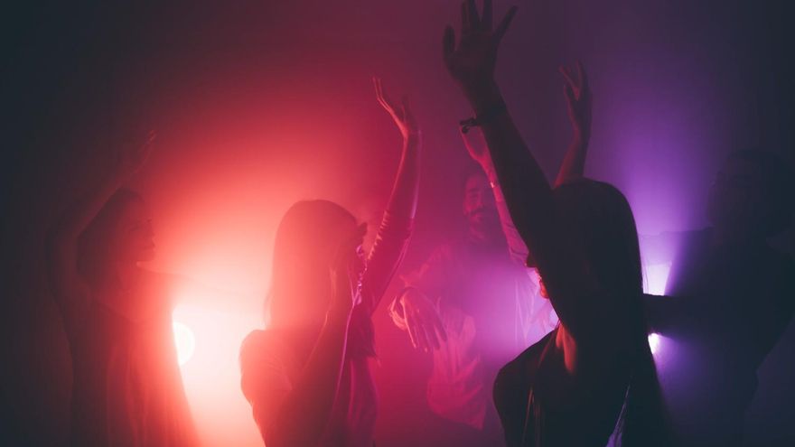 El caso de las ocho strippers que dilapidaron la fortuna de un general en Ibiza