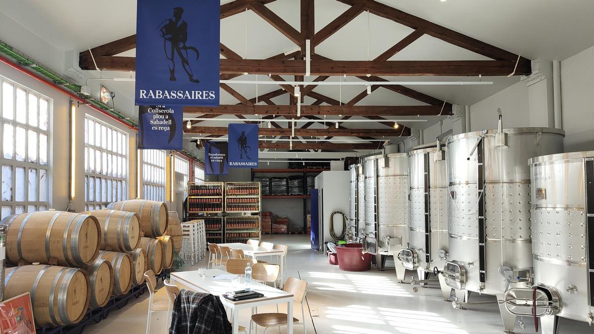 La bodega Rabassaires en el barrio de Gràcia de Sabadell.