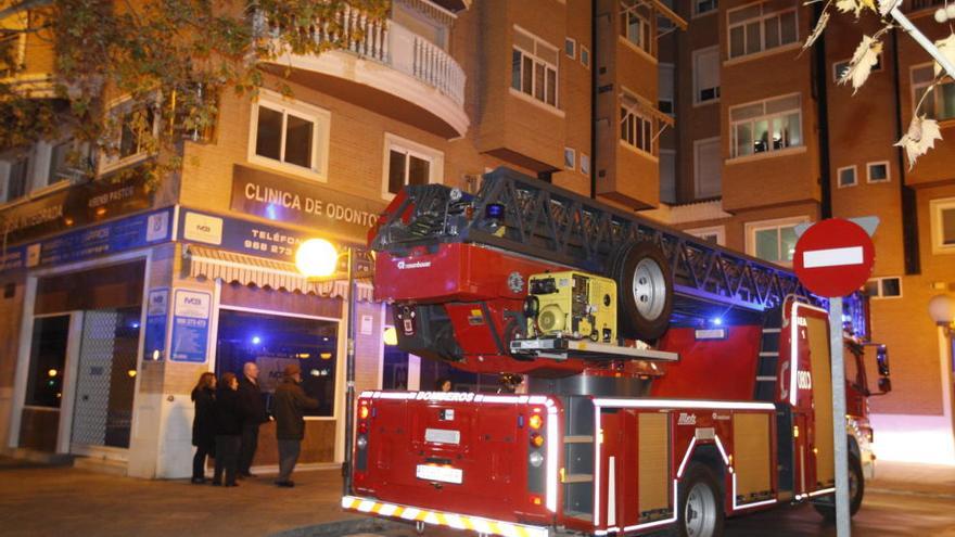Sofocan un incendio en una casa de la calle Azarbe del Papel