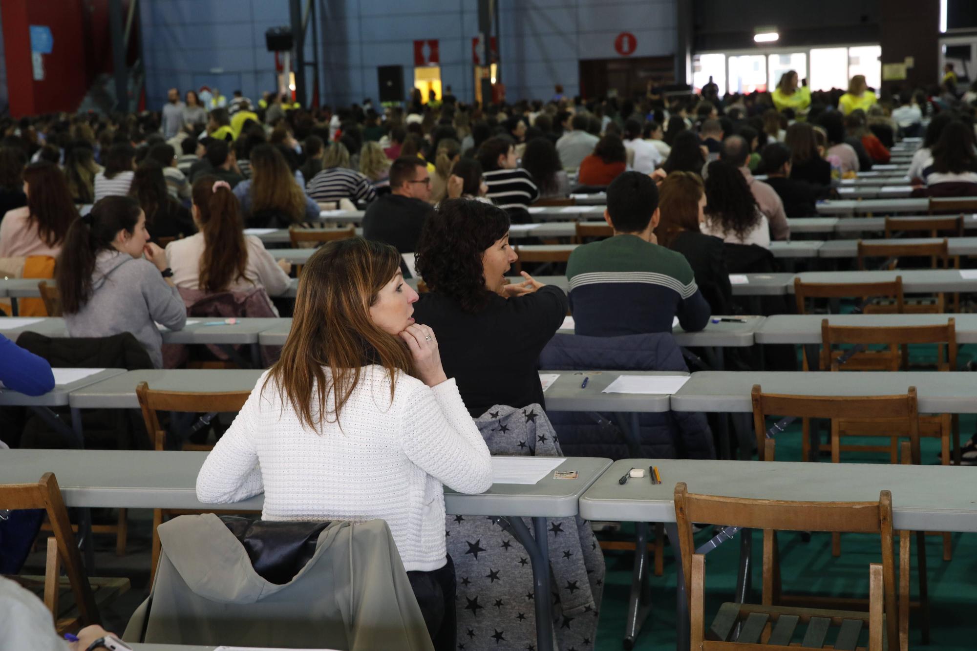 Miles de personas participan en la macrooposición de la sanidad pública asturiana.