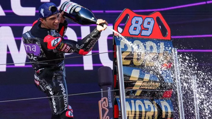¡Por todo lo alto! Así celebró Jorge Martín su primer Mundial de Moto GP